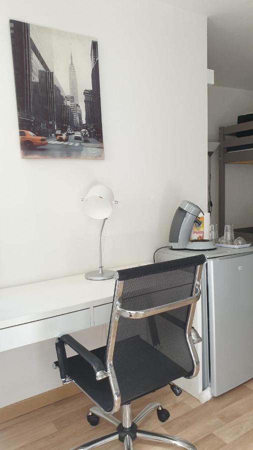 Chambres Poitiers Centre Ville - Salle De Bain, Refrigerateur, Tv Et Machine A Cafe Privatifs - Cuisine Commune - Terrasse - Hotel De Ville A 200M מראה חיצוני תמונה