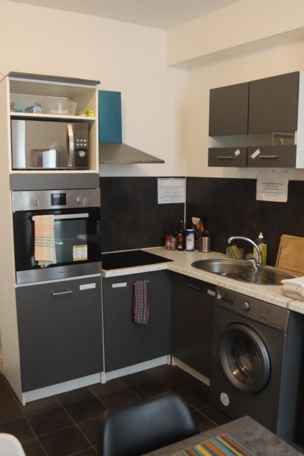 Chambres Poitiers Centre Ville - Salle De Bain, Refrigerateur, Tv Et Machine A Cafe Privatifs - Cuisine Commune - Terrasse - Hotel De Ville A 200M מראה חיצוני תמונה