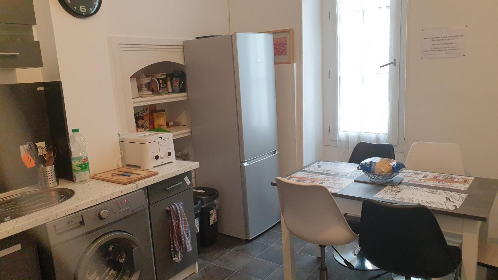 Chambres Poitiers Centre Ville - Salle De Bain, Refrigerateur, Tv Et Machine A Cafe Privatifs - Cuisine Commune - Terrasse - Hotel De Ville A 200M מראה חיצוני תמונה