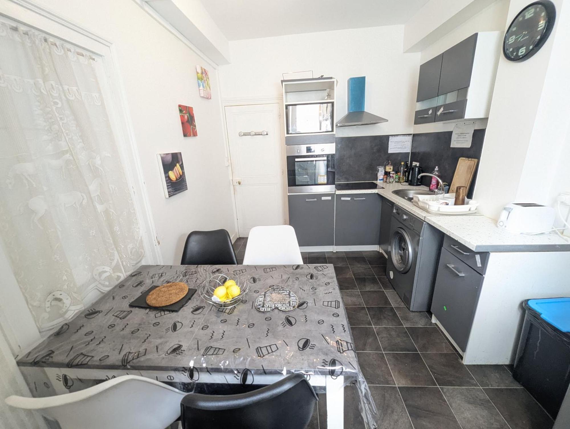 Chambres Poitiers Centre Ville - Salle De Bain, Refrigerateur, Tv Et Machine A Cafe Privatifs - Cuisine Commune - Terrasse - Hotel De Ville A 200M מראה חיצוני תמונה
