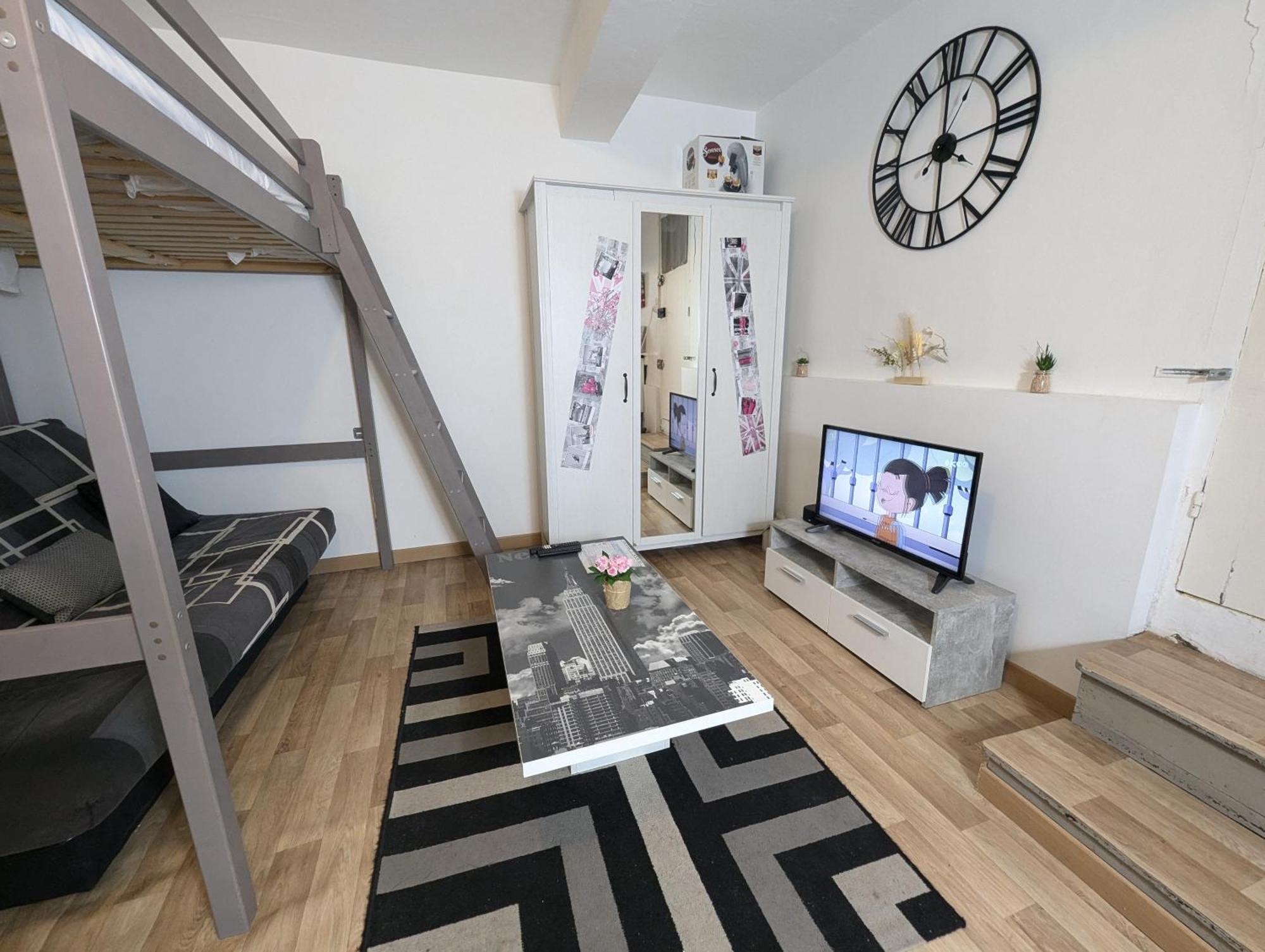 Chambres Poitiers Centre Ville - Salle De Bain, Refrigerateur, Tv Et Machine A Cafe Privatifs - Cuisine Commune - Terrasse - Hotel De Ville A 200M מראה חיצוני תמונה