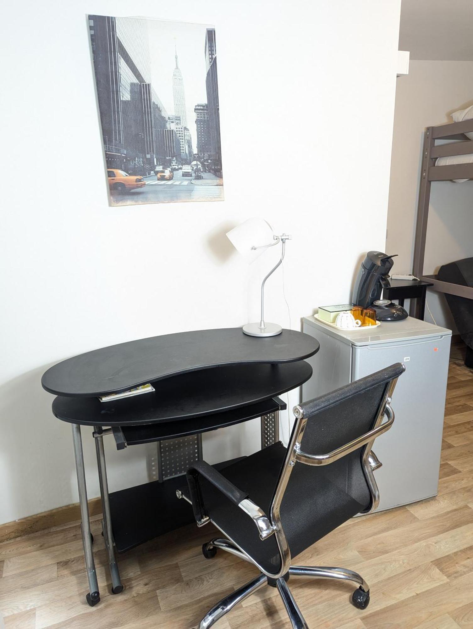 Chambres Poitiers Centre Ville - Salle De Bain, Refrigerateur, Tv Et Machine A Cafe Privatifs - Cuisine Commune - Terrasse - Hotel De Ville A 200M מראה חיצוני תמונה